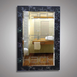 45721 КЗСК Зеркало 80х55см с фацетом с орнаментом цветы на черном фоне