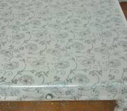 клеенка стол.ПВХ ПРЕСТИЖ прозр.с печатью 1.37см/20  (BLACK FR)